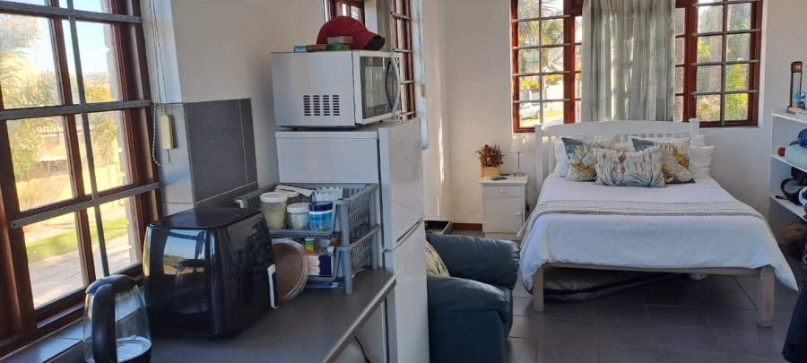 To Let 1 Bedroom Property for Rent in Summerstrand Eastern Cape